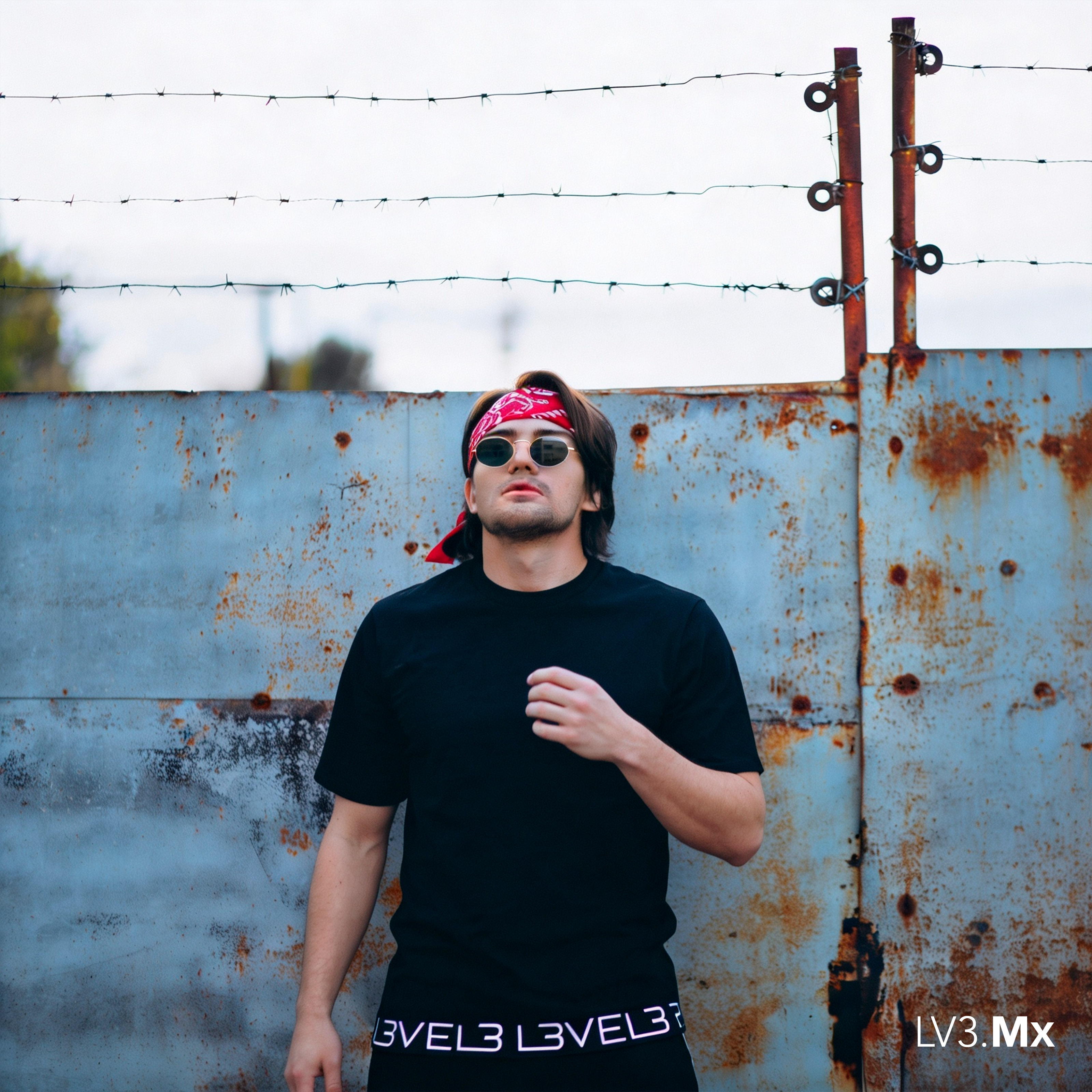 L3VEL3 PREMIUM LOGO STRIP TEE - NEGRO