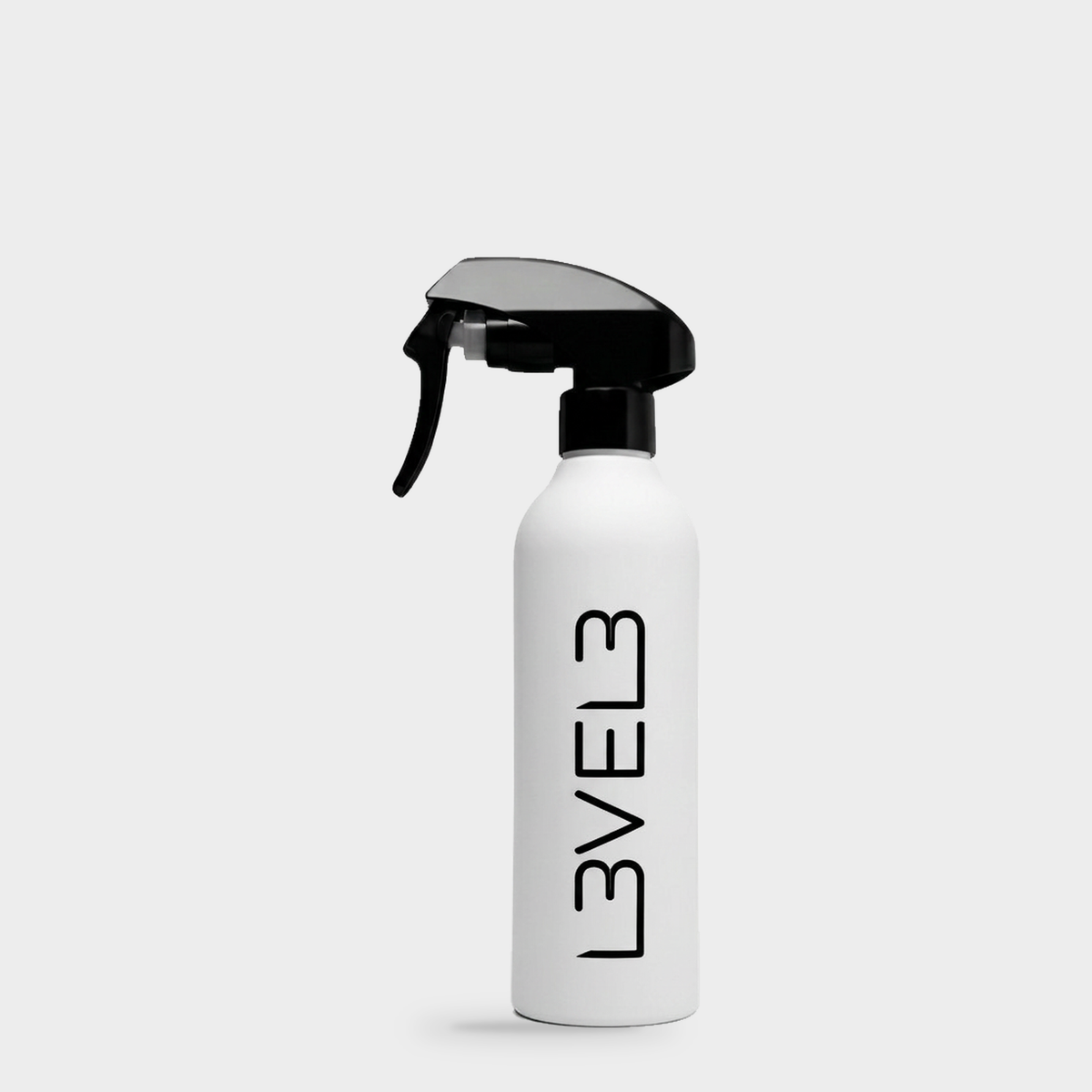 L3VEL3 Rubberized Water Spray Bottle White — Portada