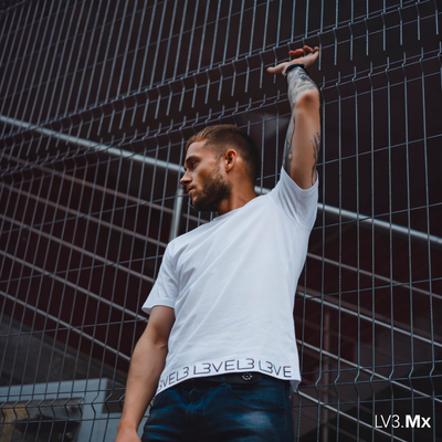 L3VEL3 PREMIUM LOGO STRIP TEE - BLANCO