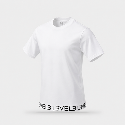 L3VEL3 Premium Logo Strip Tee - Blanco — Segunda vista del producto