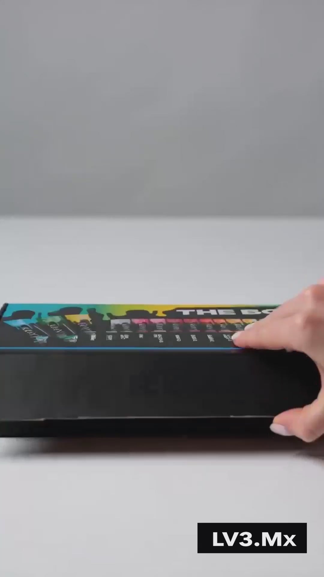 Cargar video: L3VEL3 KRAY COLOR INTRO KIT 17 COLORS WITH BOX AND COLOR HAIR SWATCH