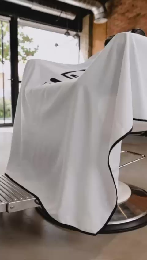 Cargar video: L3VEL3 WHITE CAPE W/ RUBBER NECK